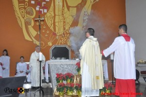 Missa Noite de Natal 2019 ofertório incenso altar