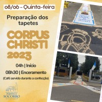 Confecção de tapete para Corpus Christi.